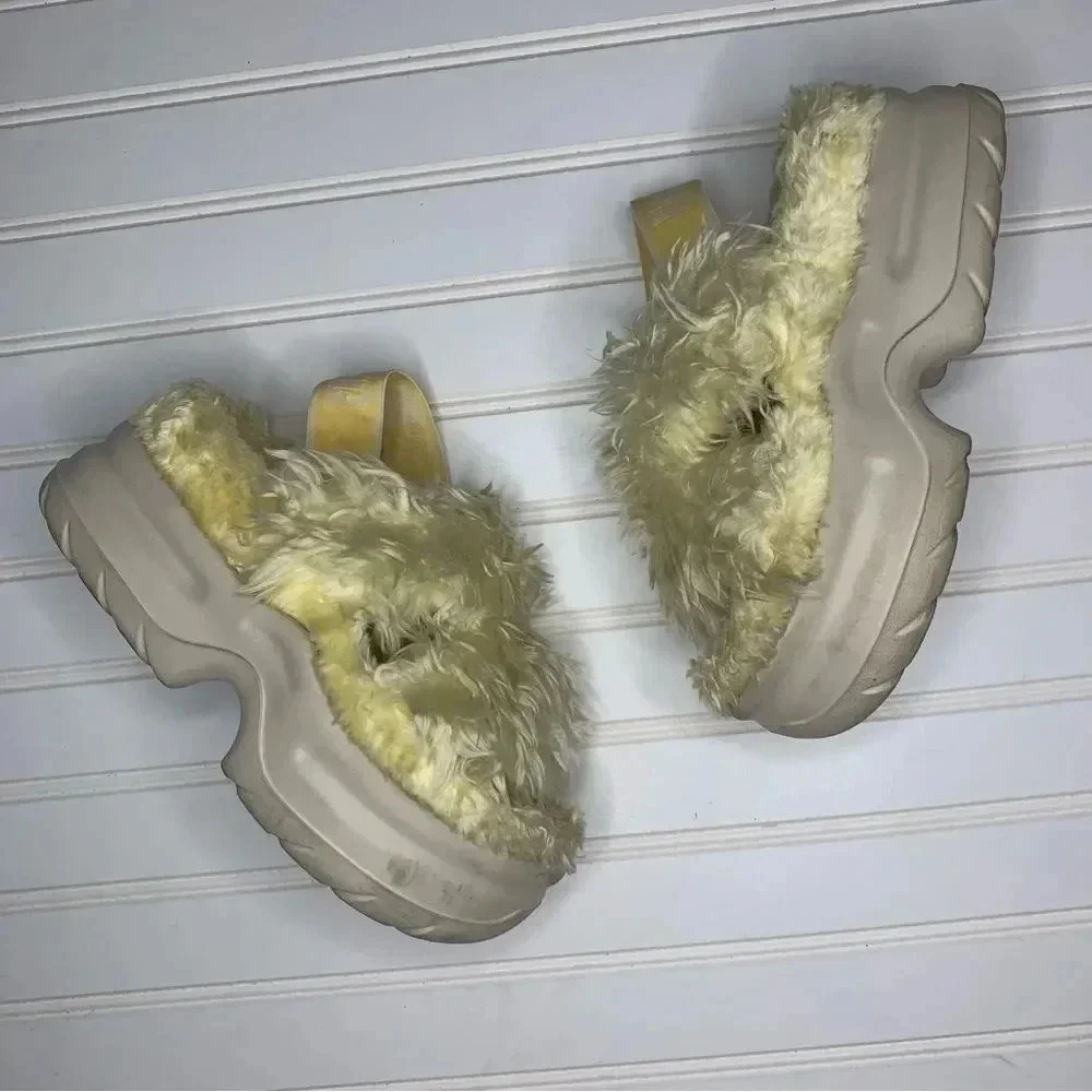 UGG Fluff Sugar Platform Yellow